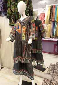 เสื้อผ้าผู้หญิงขายดี ระบายอากาศได้ดี ผ้าฝ้าย 100% สไตล์ลำลอง สำหรับฤดูใบไม้ร่วง แบบกางเกงยีนส์ คุर्ติส  รับสั่งทำไซส์และโลโก้ ดีไซน์แขนเสื้อทอแบบใหม่ล่าสุด ผ้าธรรมชาติ - Product Image 3