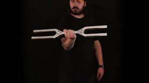 Diapason Big Om avec marteau - Double fréquence 432 Hz et 528 Hz pour la guérison - Product Image 2