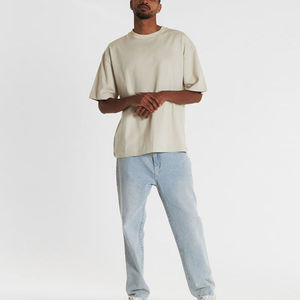 Camiseta de Hombre de Algodón 100% de Alta Calidad, Estilo Casual de Lujo, Color Sólido, Personalizable con Logotipo y Corte Regular - Product Image 6