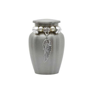 Urnas de cremación de metal personalizadas para cenizas Urna de cremación decorativa hecha a mano para cenizas humanas y de mascotas - Product Image 5