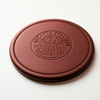 Cadeaux promotionnels bon marché sous-verres en faux cuir en relief avec logo de marque personnalisé