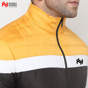 Chaqueta acolchada de poliéster 100% ligera para hombre con logotipo personalizado Servicio OEM de secado rápido y transpirable para invierno - Product Image 2