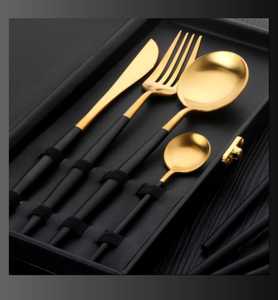 Cubiertos metálicos con un diseño único hechos con acero inoxidable puro. - Product Image 2