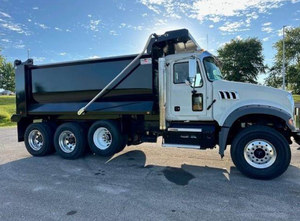 Camión Volquete Usado al por Mayor 2021 2022 Granite 64FR de Tres Ejes MP8 455HP Automático Listo para Trabajar - Product Image 3