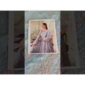 ชุดสูทผู้หญิง Gulaal Luxury Embroidered Lawn Edition'25-LIANA สองสี รุ่น TC-742 - Product Image 3