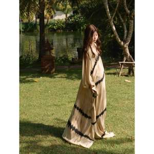 Robe longue maxi kaftan tie-dye pour femmes, col en V, coupe ample, vêtements de plage, style bohème, tenue de villégiature estivale - Product Image 3