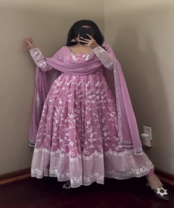 Vestido de fiesta Georgette para Eid con hermoso trabajo de hilo - Product Image 5