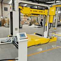 Machine compacte de cerclage et d'emballage de palettes tout-en-un pour un emballage industriel gain de place