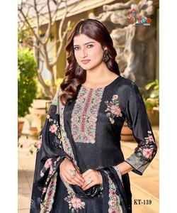 Indian Vintage Style Modest Dress in Black Velvet Lawn Salwar Kameez with Long Dupatta - Product Image 4