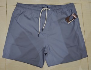 Shorts de plage respirants en tricot pour hommes, décontractés et confortables, couleur vert vif, 100 % coton, logo à la taille, fabriqués au Bangladesh - Product Image 2