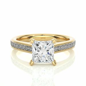 Anillo de moissanita solitario de corte princesa TCW 2,30 para mujer, anillo de amor de banda de regalo de aniversario y cumpleaños acentuado - Product Image 1