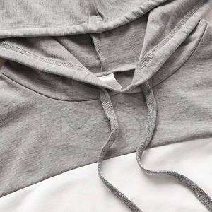 Sweat-shirt classique pour femme avec une coupe décontractée, un intérieur doux et un tissu durable, parfait pour un confort tout au long de la journée et des tenues décontractées - Product Image 3