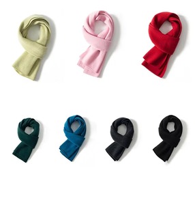 Bufanda personalizada de alta calidad al por mayor para hombres y mujeres, bufanda larga de lana de color sólido para Otoño e Invierno - Product Image 1