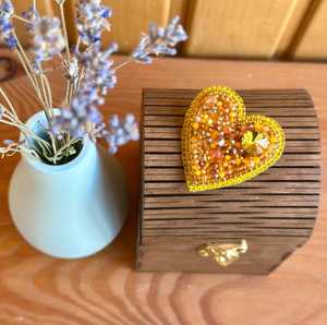 Broches perlées Broche de designer faite à la main. Accessoires de haute qualité. Broche design unique. Baby shower meilleur cadeau. - Product Image 2