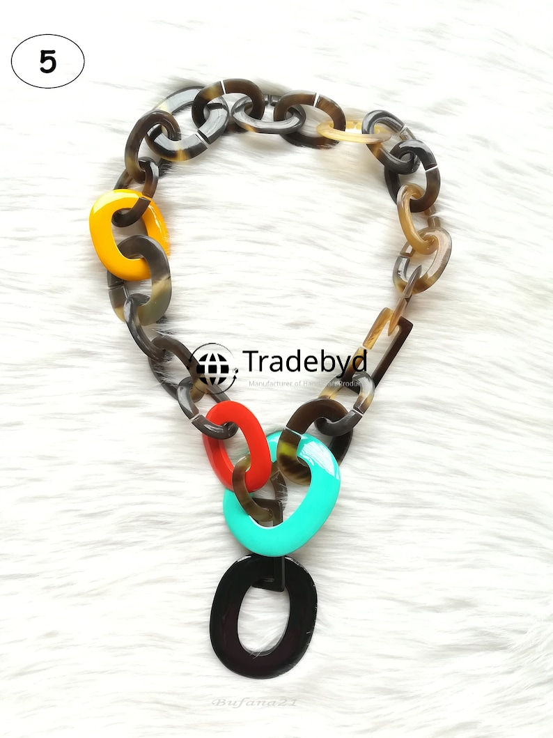 Available in different colore