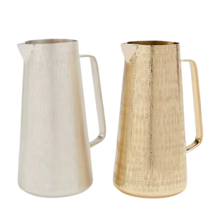 Pichet à eau en métal antique au design exclusif en couleur argent et or Vaisselle tendance pour hôtel et restaurant à domicile - Product Image 2