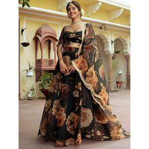Conjunto Tradicional de Lehenga Choli Semi-Cosido para Mujer en Negro con Estampado Divertido - Product Image 3