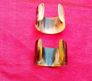 Brazaletes de Cuerno de Búfalo Natural, Joyería Artesanal de Cuerno de Búfalo - Product Image 1