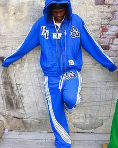 Chándal rojo vintage con logotipo personalizado del fabricante, conjunto de chaqueta y pantalones apilables con capucha de nailon y poliéster ligero para hombre - Product Image 4