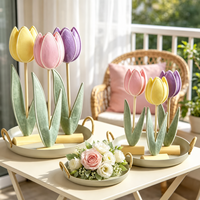 Décoration de table en feutre en forme de tulipe avec base en bois, centre de table artisanal pour le printemps et Pâques, pour la décoration de la maison et des fêtes