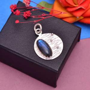 Colgantes Ovalados de Labradorita Natural Hechos a Mano en Plata de Ley 925 para Mujer, Compra en Línea, Proveedor Indio, Venta al por Mayor - Product Image 2