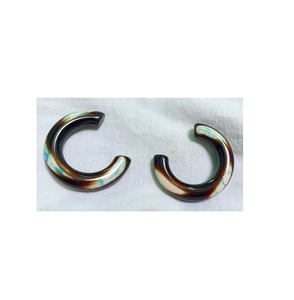 Nouveau design écologique, style tendance, bonne qualité, boucles d'oreilles en résine, cadeau de mariage, vente en gros, boucles d'oreilles en résine faites à la main, fête - Product Image 3