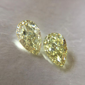Fancy Light Brownish Yellow Pear Cut VS2 Diamantes sueltos IGI Diamantes certificados para la fabricación de joyas Diamantes de 1,13 quilates - Product Image 1
