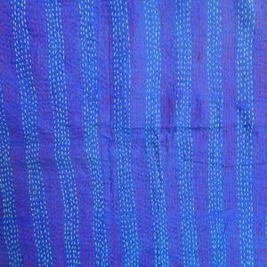 Produits les plus vendus : Étole personnalisée au design élégant, fabriquée à la main, en coton Kantha de haute qualité, réversible, en soie, en vente - Product Image 5