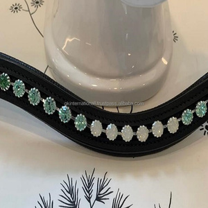 Correa de cuero suave acolchada con forma de onda duradera, banda para cejas de caballo en todos los tamaños y diseños personalizados con cristales redondos verdes - Product Image 4