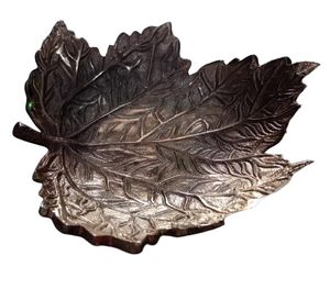 Articles décoratifs en aluminium de haute qualité en forme de feuille, résistants à la rouille, luxe moderne, assiettes de service pour la maison, Noël - Product Image 3