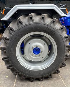 Tractor de ruedas 2024 Farmtrac 6050 4x4 con 50hp 2WD y componentes esenciales del engranaje-Motor usado y caja de cambios incluidos - Product Image 3