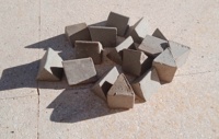 Support d'ébavurage en céramique 30.5X30X30mm utilisé pour le polissage, le nettoyage et le meulage de pièces métalliques dures