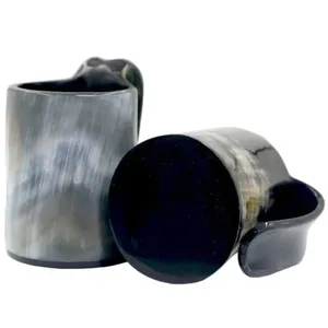 Chope à boire en corne pour décoration de style nordique, tasse à bière en corne polie pour les amateurs d'histoire, chope à bière en corne avec des motifs vikings authentiques - Product Image 1