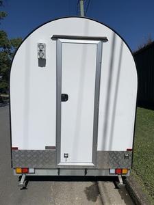 Remolque de Comida Rápida de Acero Inoxidable Premium 3.0 para Venta Minorista de Aperitivos, Dulces, Papas Fritas y Hot Dogs, Usado - Product Image 5