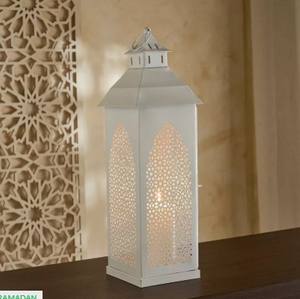 Lanterne de Ramadan en métal blanc élégante avec des découpes complexes, lumière douce de bougie pour la décoration festive de la maison et des cadeaux attentionnés - Product Image 2