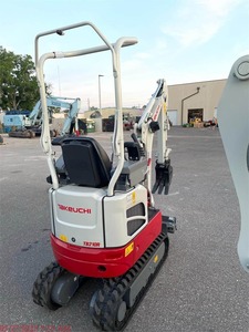 รถขุดขนาดเล็ก TAKEUCHI TB210R - Product Image 2