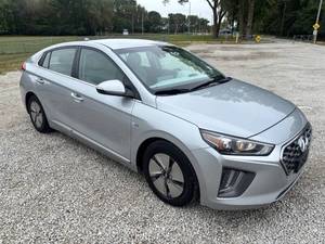 Hyundai Ioniq Hybrid SE 4 portes, modèle 2020, sans accident, occasion, à vendre - Product Image 6