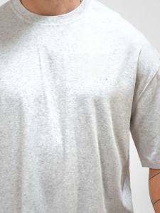 Ropa deportiva informal de calidad superior para hombre, camisetas modernas de verano con cuello redondo y tela de punto holgada con estampado personalizado - Product Image 4