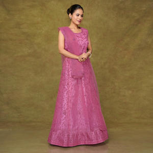 ชุดเลเฮนกาโชลีสำเร็จรูปสุดหรู พร้อมงานปักประณีตและผ้าคลุมไหล่เข้าชุด เหมาะสำหรับงานแต่งงาน - Product Image 2