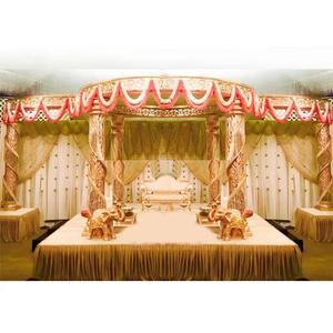 Moderno Mandap de Boda Desmontable con Cristales en Espiral Brillantes, Mandap de Boda Dorado con Diamantes, Mandap de Boda del Sur de la India, Mandap de Boda de Suiza - Product Image 1