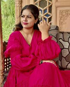 Vestido largo de algodón con cinturón Amara con mangas de globo de diseño contemporáneo y brillante ajuste perfecto y vestido acampanado para tu noche - Product Image 1