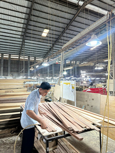 บัวไม้จริงสำหรับตกแต่งขอบตู้ครัว บริการ OEM ODM - Product Image 4