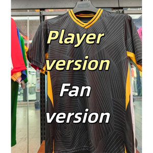 ชุดฟุตบอลสโมสรสมัครเล่นแบบกำหนดเอง ชุดทีมฟุตบอล พิมพ์ลายแบบ Sublimation บริการ OEM 2627 โพลีเอสเตอร์ 100% แขนสั้น ระบายอากาศได้ดี - Product Image 1