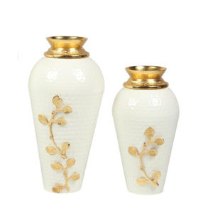 Florero de latón blanco de diseño antiguo con diseño en relieve floral dorado para decoración del hogar centro de mesa y regalo - Product Image 6