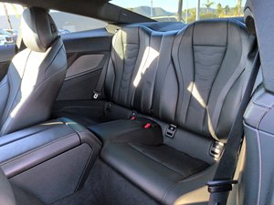 BMW Serie 8 M850i xDrive V8 4.4L 4WD 2023 Usado en Buen Estado - Product Image 6