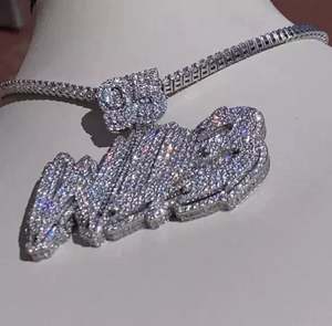 Colgante de moissanita real de corte redondo de 3,30 quilates personalizado Plata de Ley 925 con chapado en oro para ocasiones de fiesta - Product Image 3