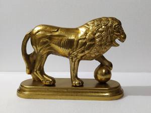 Estatua de León Dorado de Metal, Figura Decorativa - Product Image 2