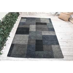 Tapis de 4,7 x 6,6 pieds, tapis turc vintage, tapis persan en laine noire - Product Image 1
