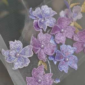 Peineta para el Cabello Bridella M181-I con Malla Floral y Pedrería, con Ajuste Cómodo y Seguro para Bodas, Bailes de Graduación y Eventos Formales - Product Image 6