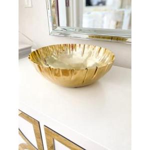 Bol de service en laiton orné durable pour accueillir des événements et décorer des salles à manger avec des matériaux et un style de qualité supérieure - Product Image 2